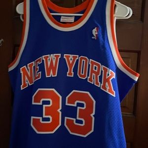 Mitchell & Ness XL Patrick Ewing Jersey
